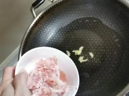Make Onion fragrance tofu step 1