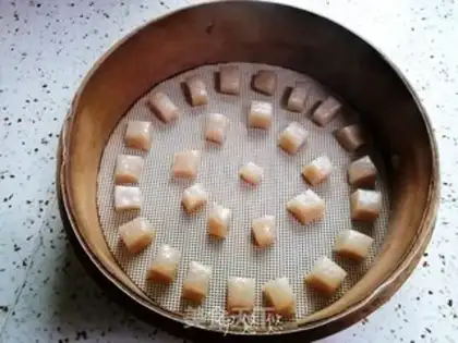 Make Banana crystal cake step 3