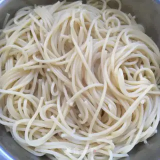 Make Weenie fried pasta step 1
