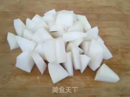 Make Bean petals for radish step 1