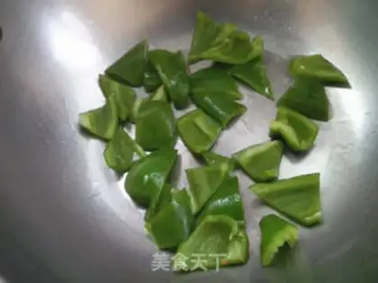Make Bean petals for radish step 3