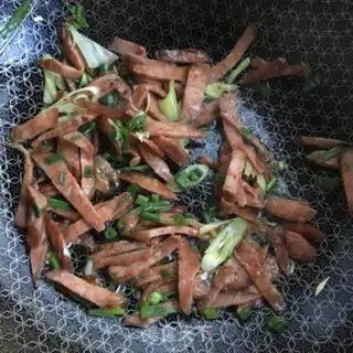 Make Weenie fried pasta step 5