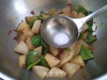 Make Bean petals for radish step 7