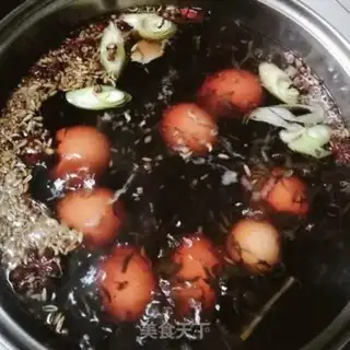 Make Five spicy tea eggs step 5