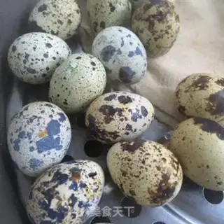 Make The quail egg cinnamon soup step 2