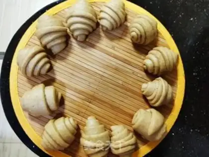 Make Allegra horn buns step 13