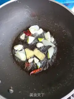 Make Burning fish tails step 2