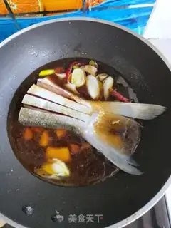 Make Burning fish tails step 5