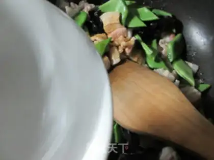 Make Five bouquets and beans step 8