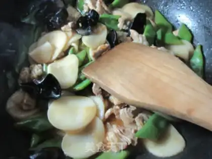 Make Five bouquets and beans step 11