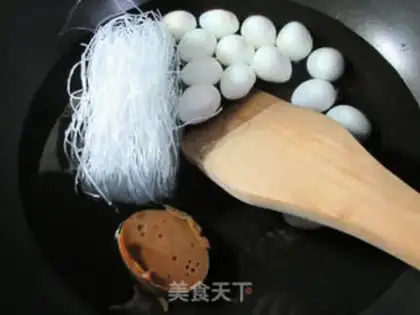 Make Quail egg fan spinach soup step 2