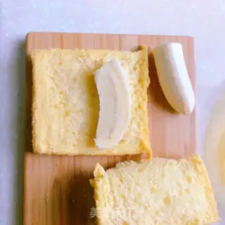 Make Egg fried banana toast step 2