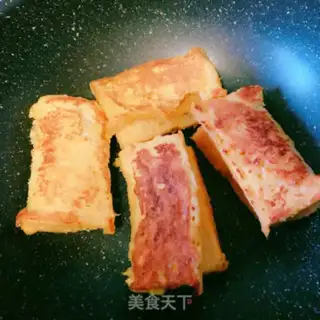 Make Egg fried banana toast step 5