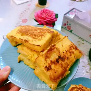 Make Egg fried banana toast step 6