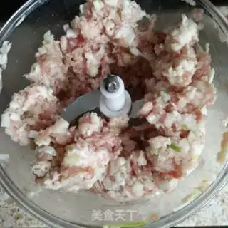 Make Pork cabbage step 1