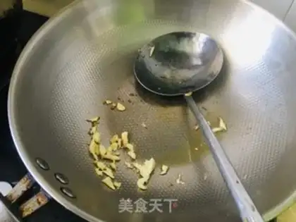 Make Tomato egg soup step 1