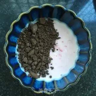 Make Strawberry sauce, yogurt step 5