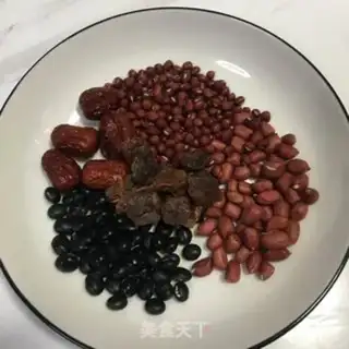 Make Three red and black beans step 0