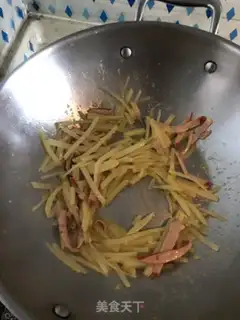 Make Weeds and sausage fried rice step 1