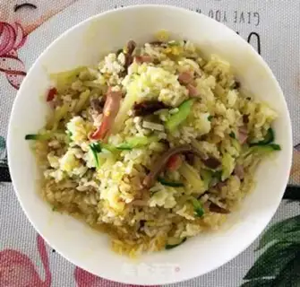 Make Weeds and sausage fried rice step 4