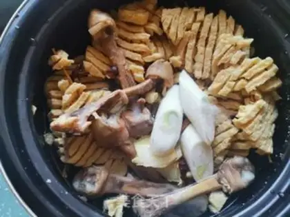 Make Homemade chicken juice tofu string step 3