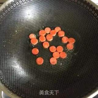 Make Ham eggs for noodles step 3