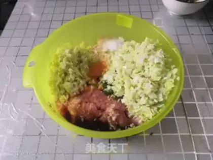 Make Porridge pork dumplings step 1