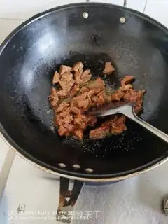 Make The salsa steak is made white step 2