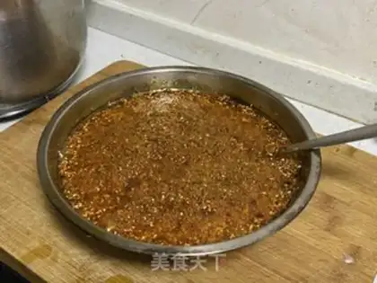 Make Homemade pepper oil step 3