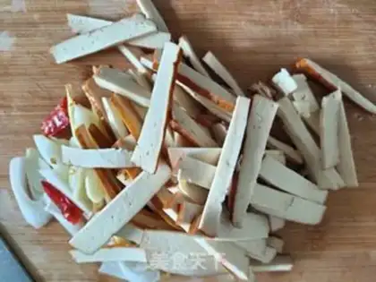 Make Celery fried dry step 1
