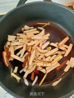 Make Celery fried dry step 2