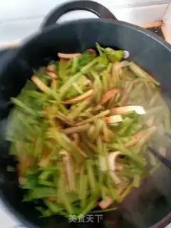 Make Celery fried dry step 3