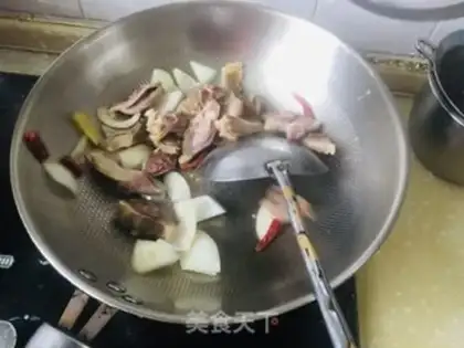 Make Celery fried duck step 2