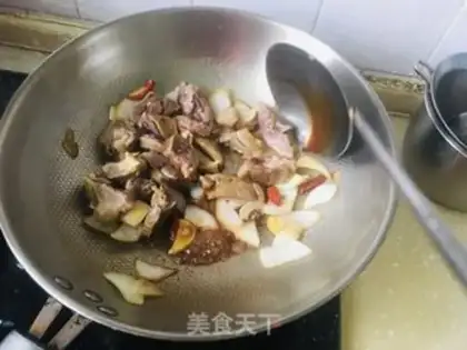 Make Celery fried duck step 4