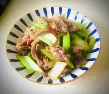 Make Celery fried duck step 7
