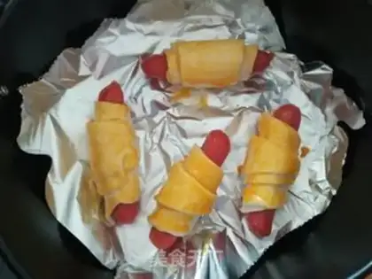 Make Flycake sausage rolls step 5