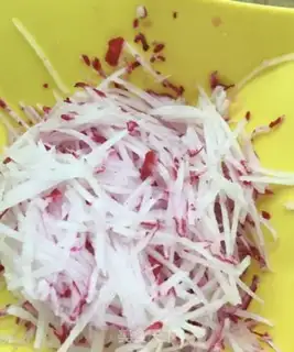 Make A radish dumpling step 4