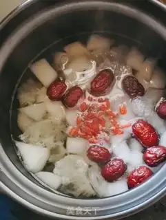 Make Silver-eared dates Sydney soup step 6