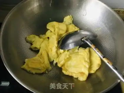 Make Scrambleded eggs step 2