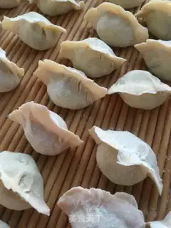 Make Fung-tailed fried eggs step 5