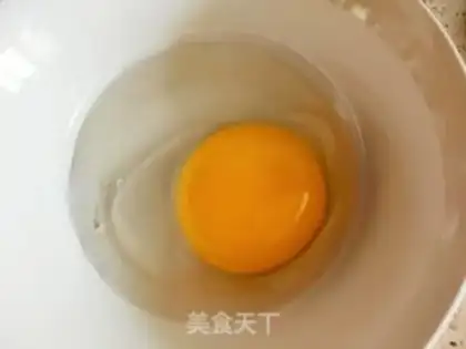 Make Onions, fried goose eggs step 2