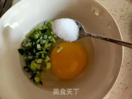 Make Onions, fried goose eggs step 3