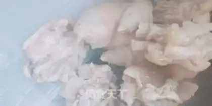 Make Soy pig hoofs step 0
