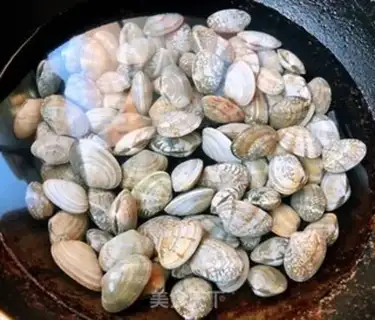 Make The soup of flowers and tofu step 1
