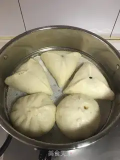 Make Black sesame sugar triangle step 10