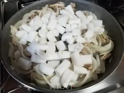 Make Onion fried pig sausage powder step 6
