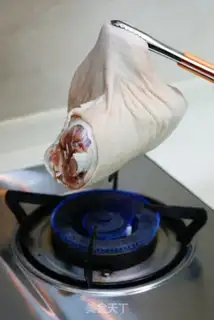 Make White-burned pig