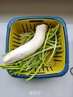 Make The apricot chicken and the garlic step 0