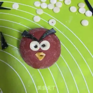 Make Angry bird buns step 21