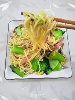 Make Egg-fried car noodles step 5